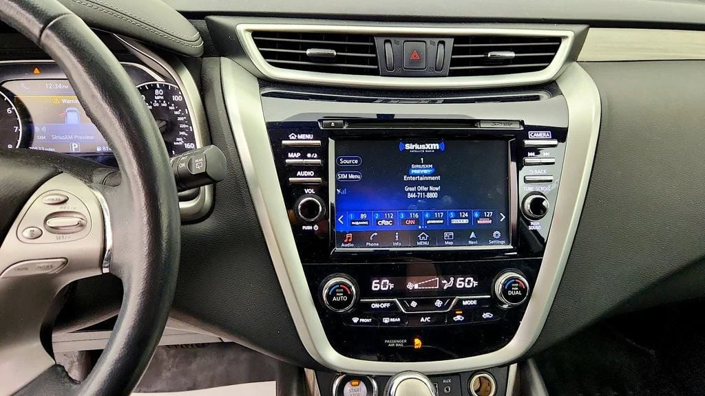 Used 2018 Pearl White Nissan AWD SL image 18