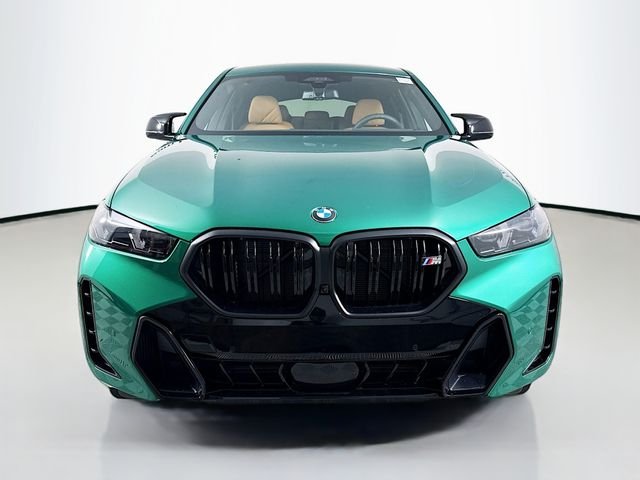 New 2027 Green Metallic BMW M60i image 2