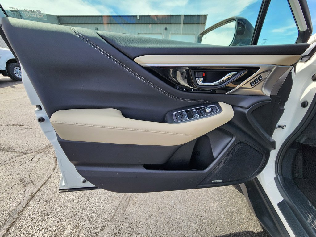 Used 2021 Crystal White Pearl Subaru Limited image 13