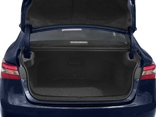 Used 2018 Creme Brulee Toyota XLE Premium image 12
