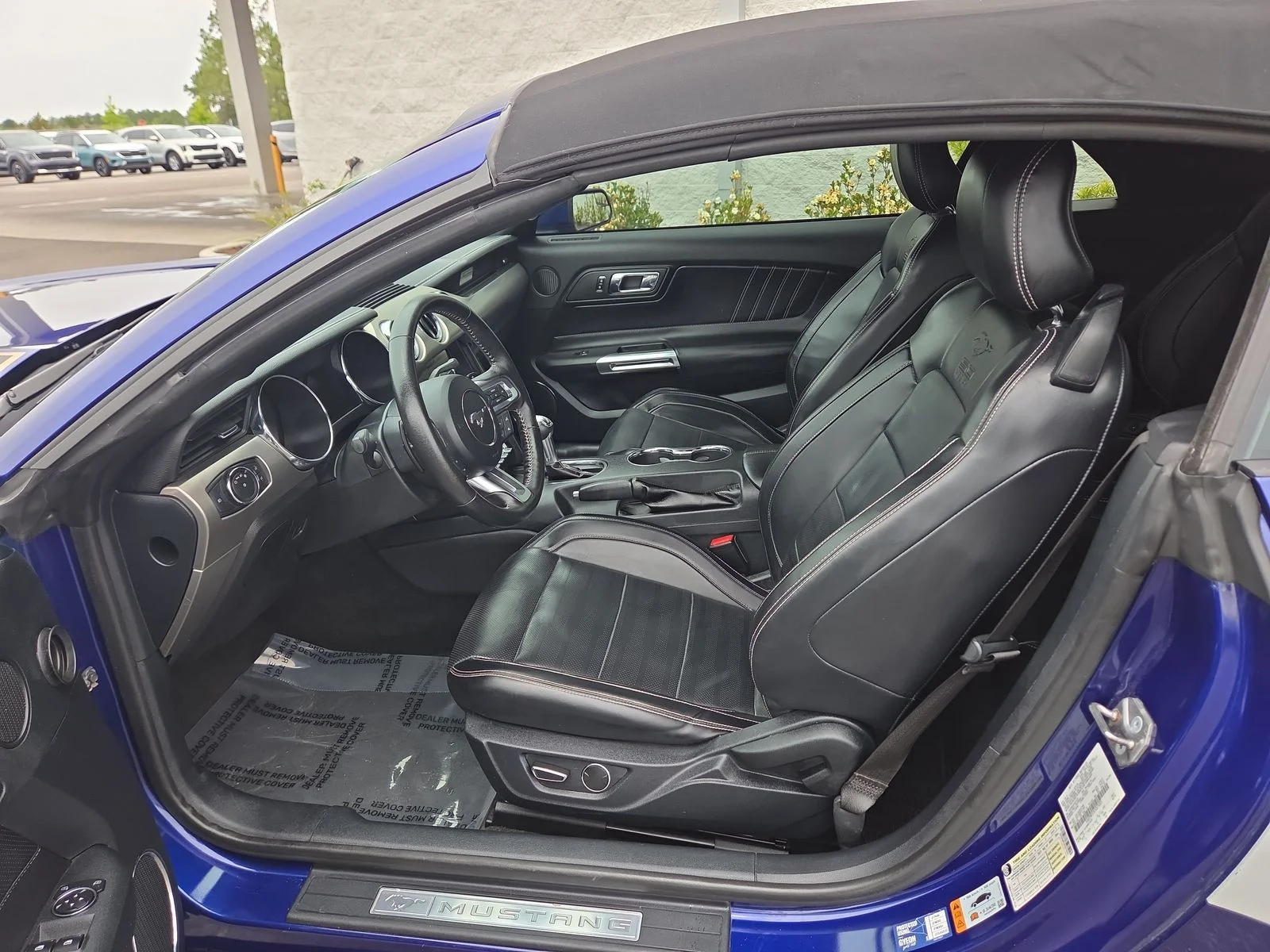 Used 2015 Deep Impact Blue Metallic Ford GT Premium image 9