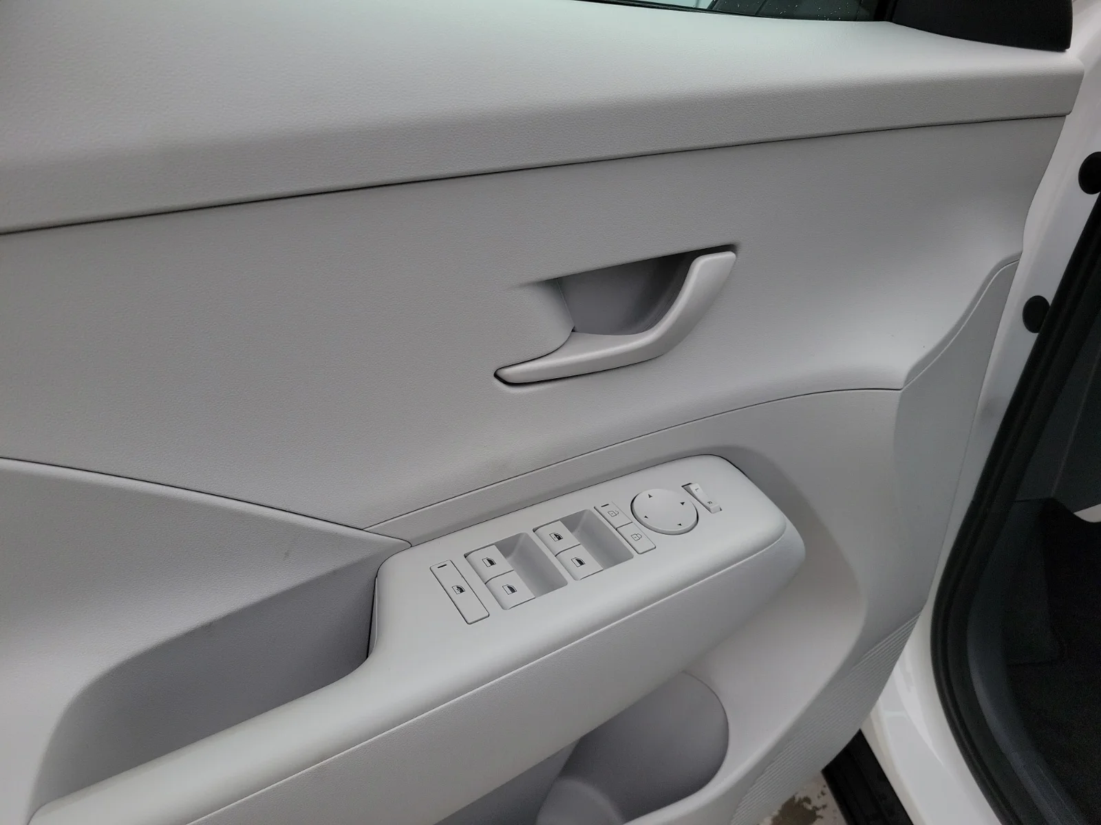 New 2027 Atlas White Hyundai SE 4dr Front-Wheel Drive image 11