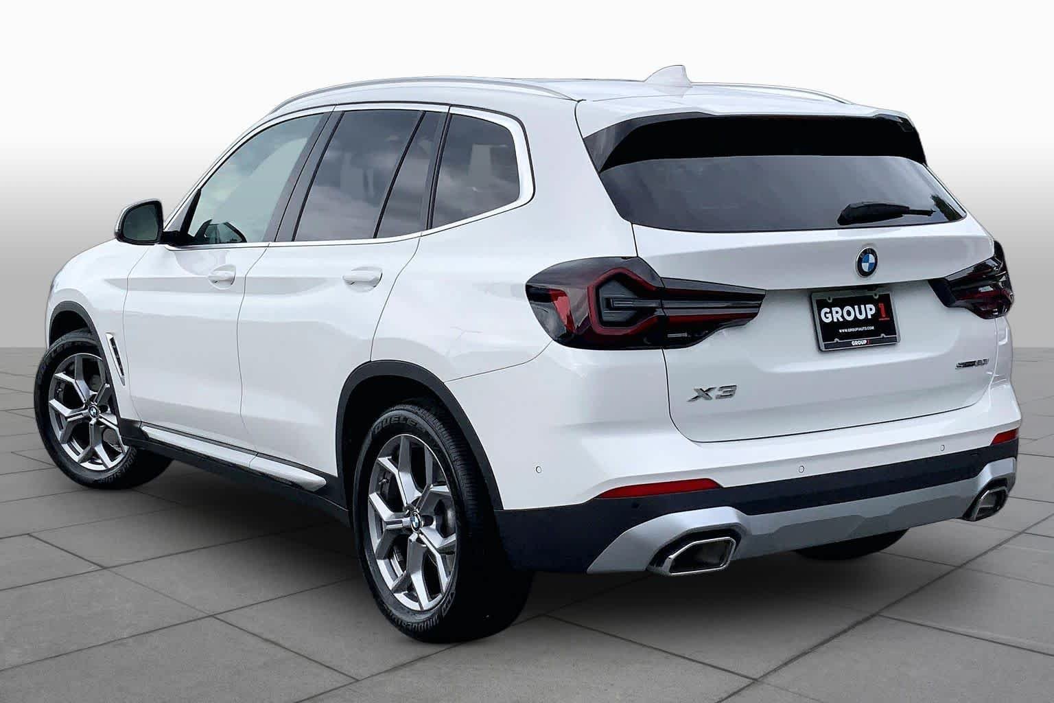 Used 2024 Alpine White BMW sDrive30i image 12