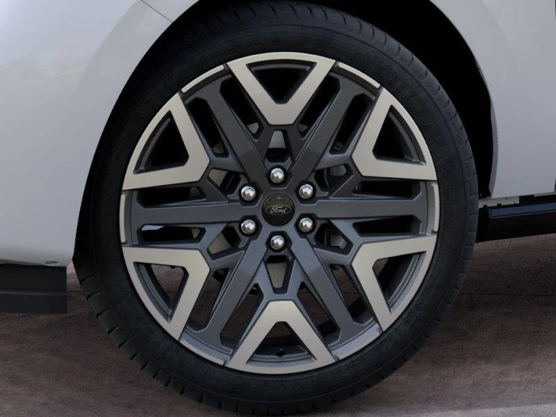 New 2027 Star White Metallic Tri-Coat Ford Platinum image 19