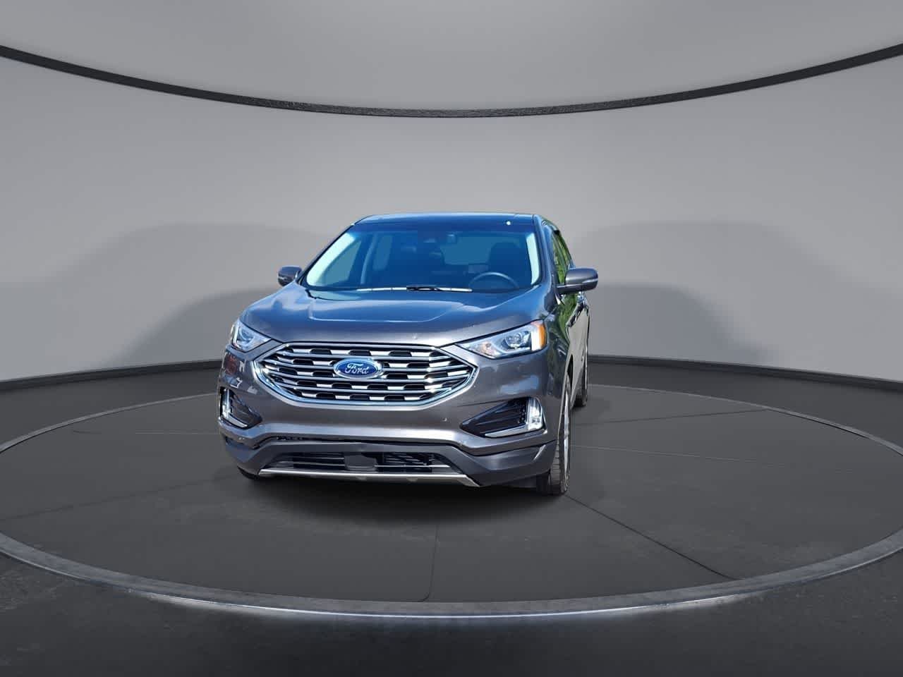 Used 2020 Magnetic Metallic Ford SEL image 3