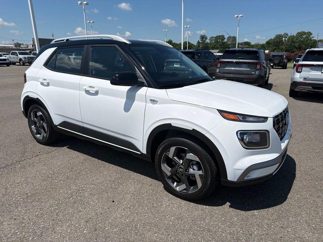 2026 Hyundai VENUE SEL w/Two-Tone Roof