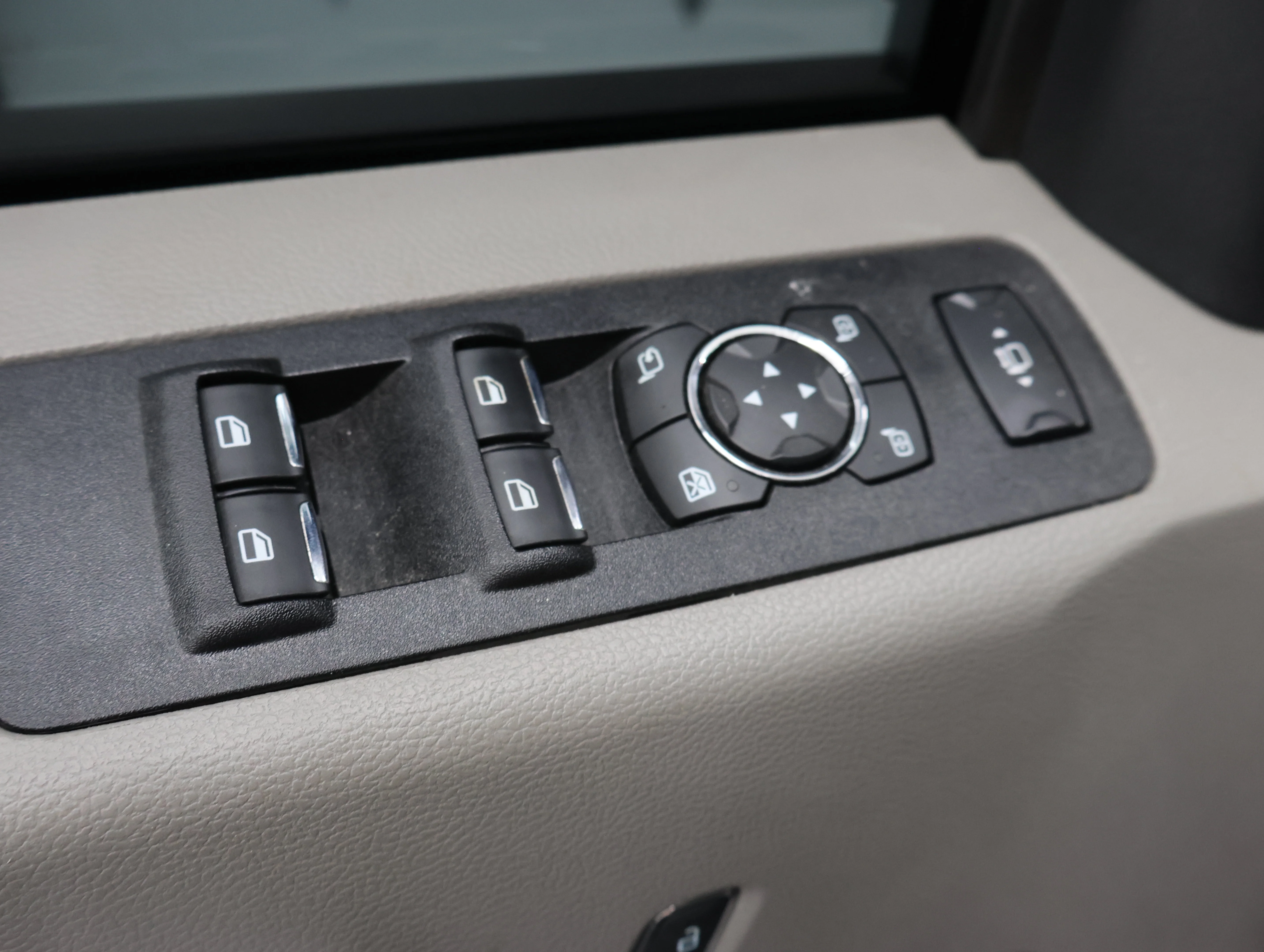 Used 2021 Agate Black Metallic Ford XLT image 45