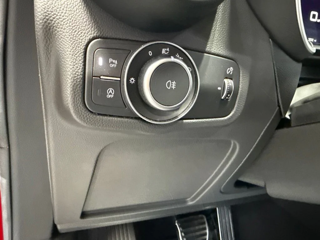Used 2025 Red Alfa Romeo Base image 22