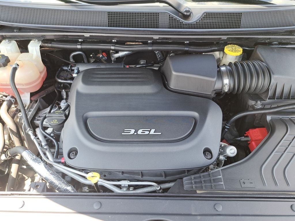 Used 2017 Black Chrysler Limited image 40