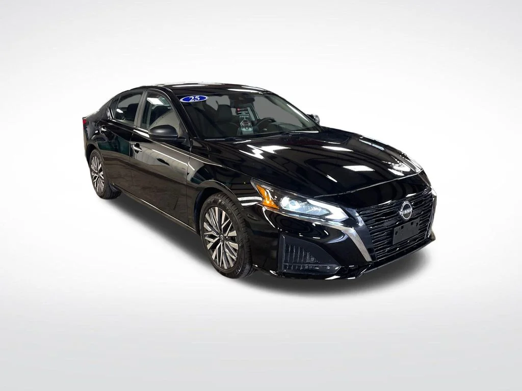 Used 2025 Black Nissan 2.5 SV image 7