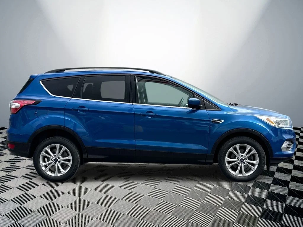 Used 2018 Blue Ford SEL image 6