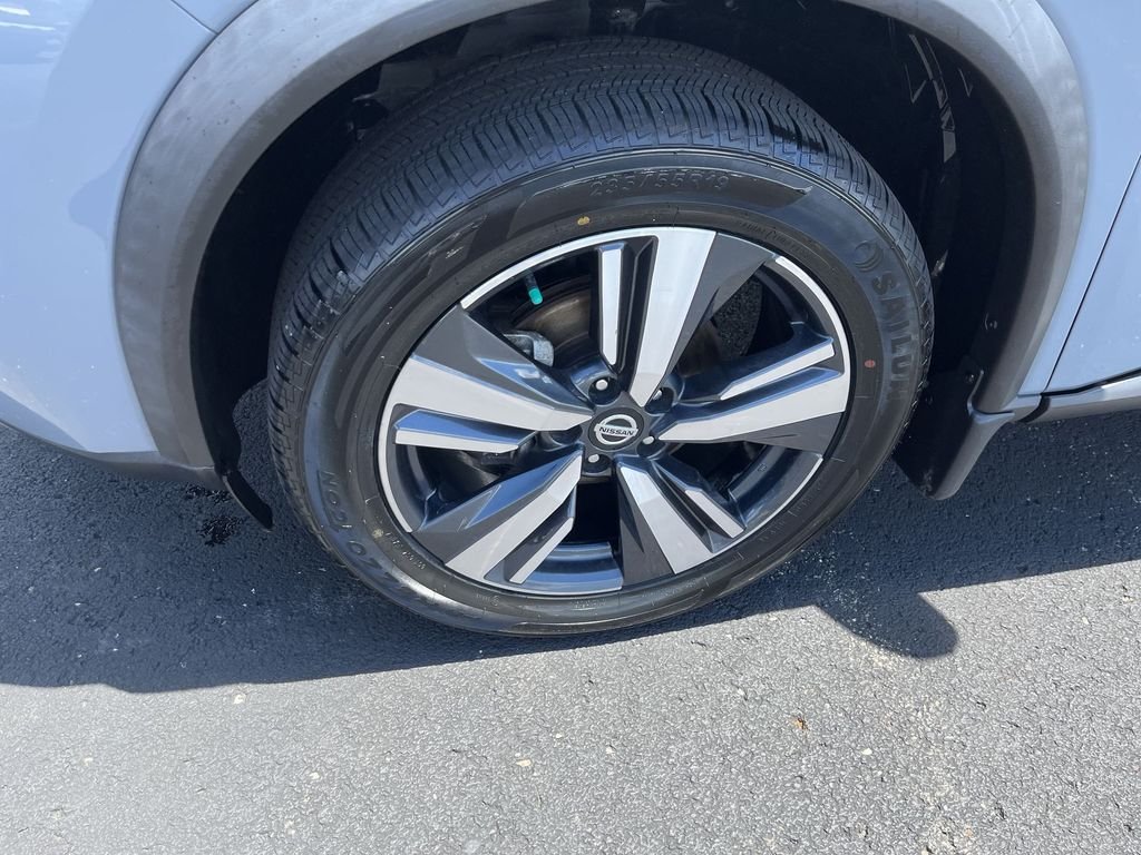 Used 2021 Gray Nissan SL image 10
