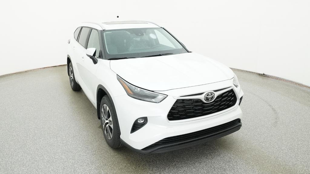 New 2026 Wind Chill Pearl Toyota Hybrid XLE image 8