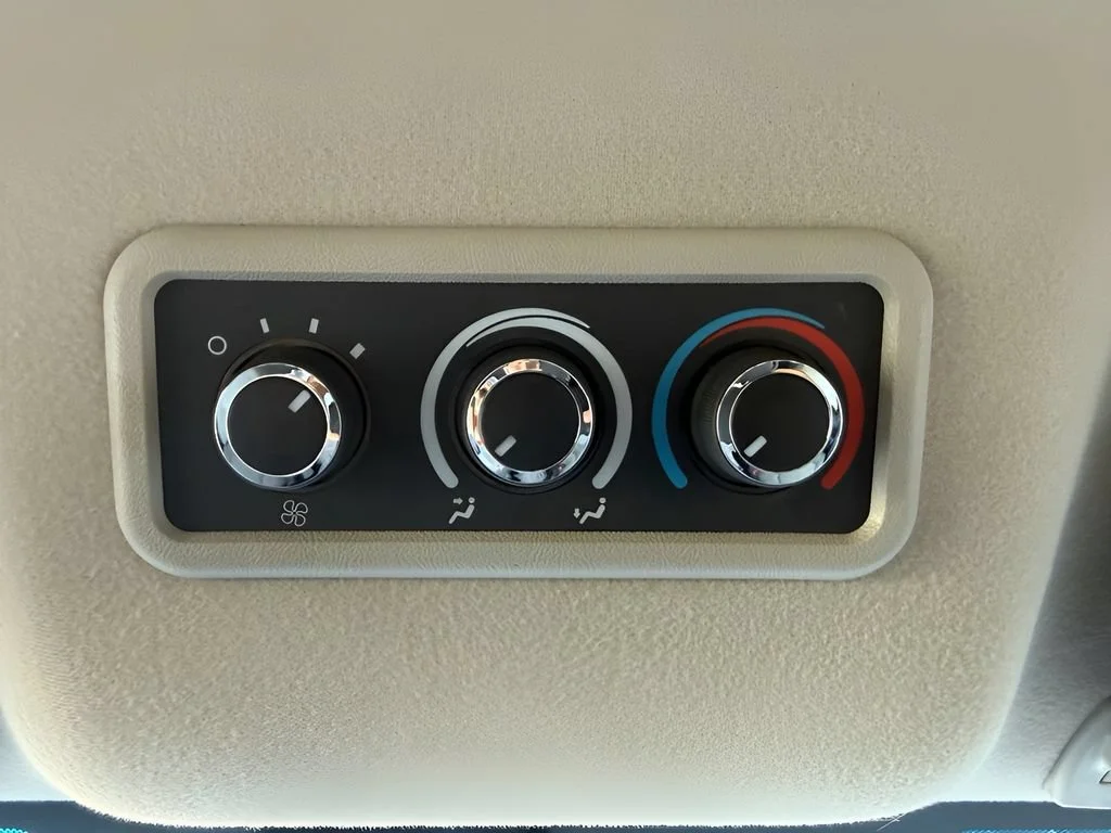 Used 2021 Summit White Chevrolet WT image 20