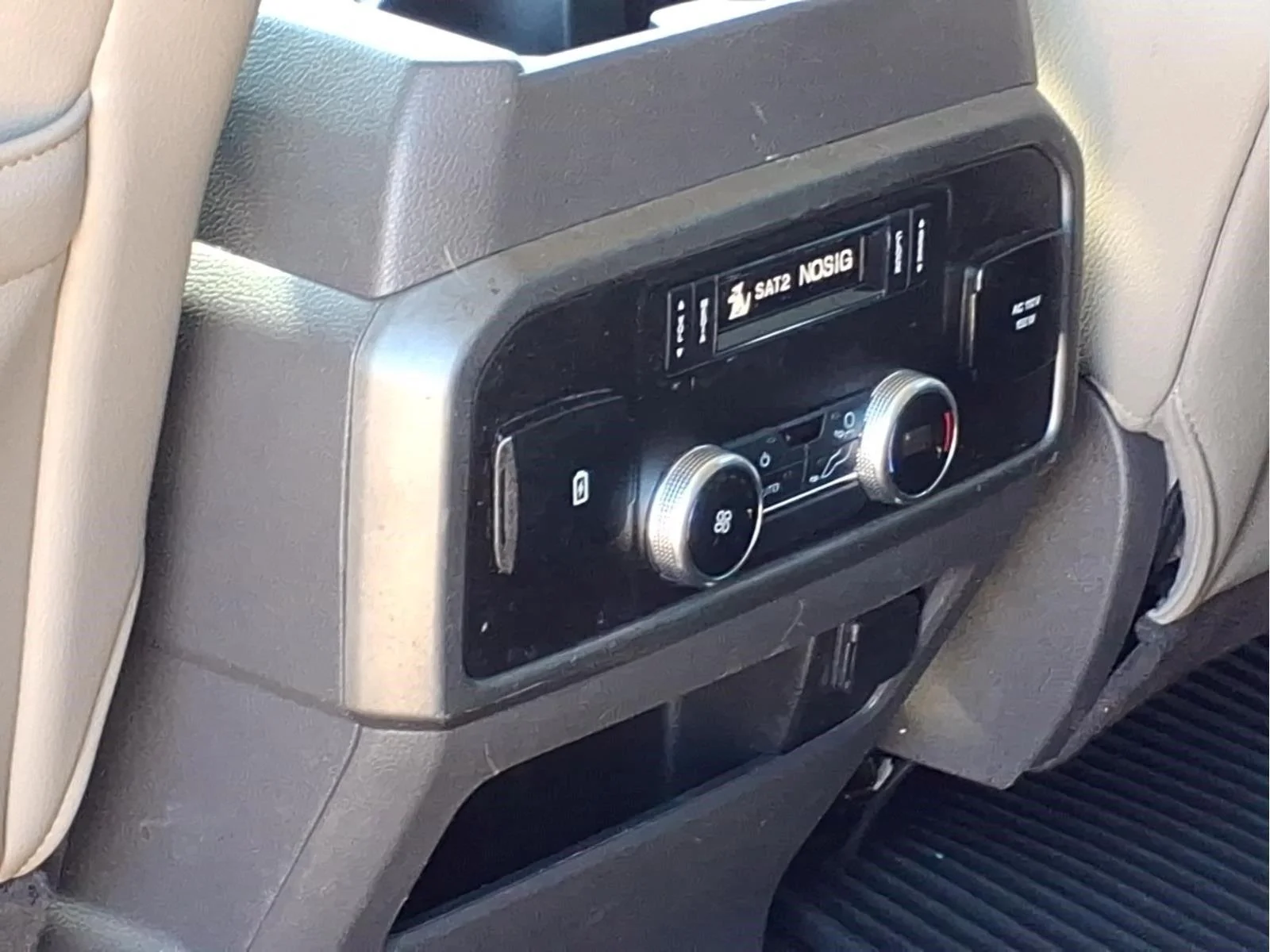 Used 2020 Star White Metallic Tri-Coat Ford XLT image 12