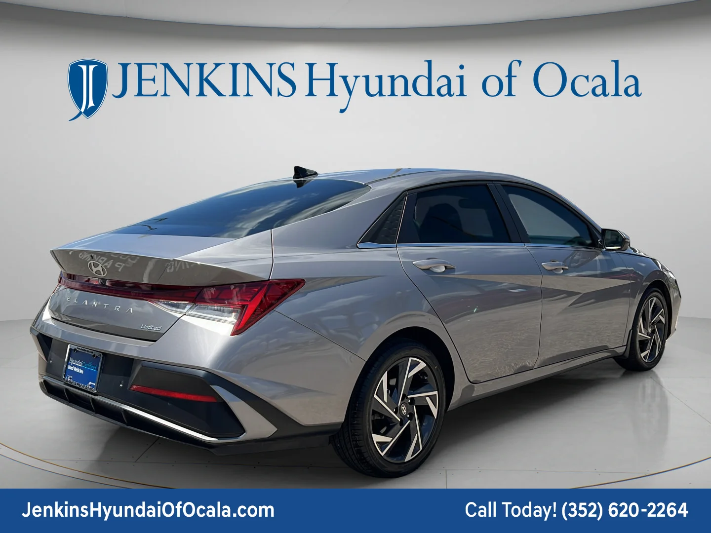 Used 2024 Fluid Metal Hyundai Limited image 3