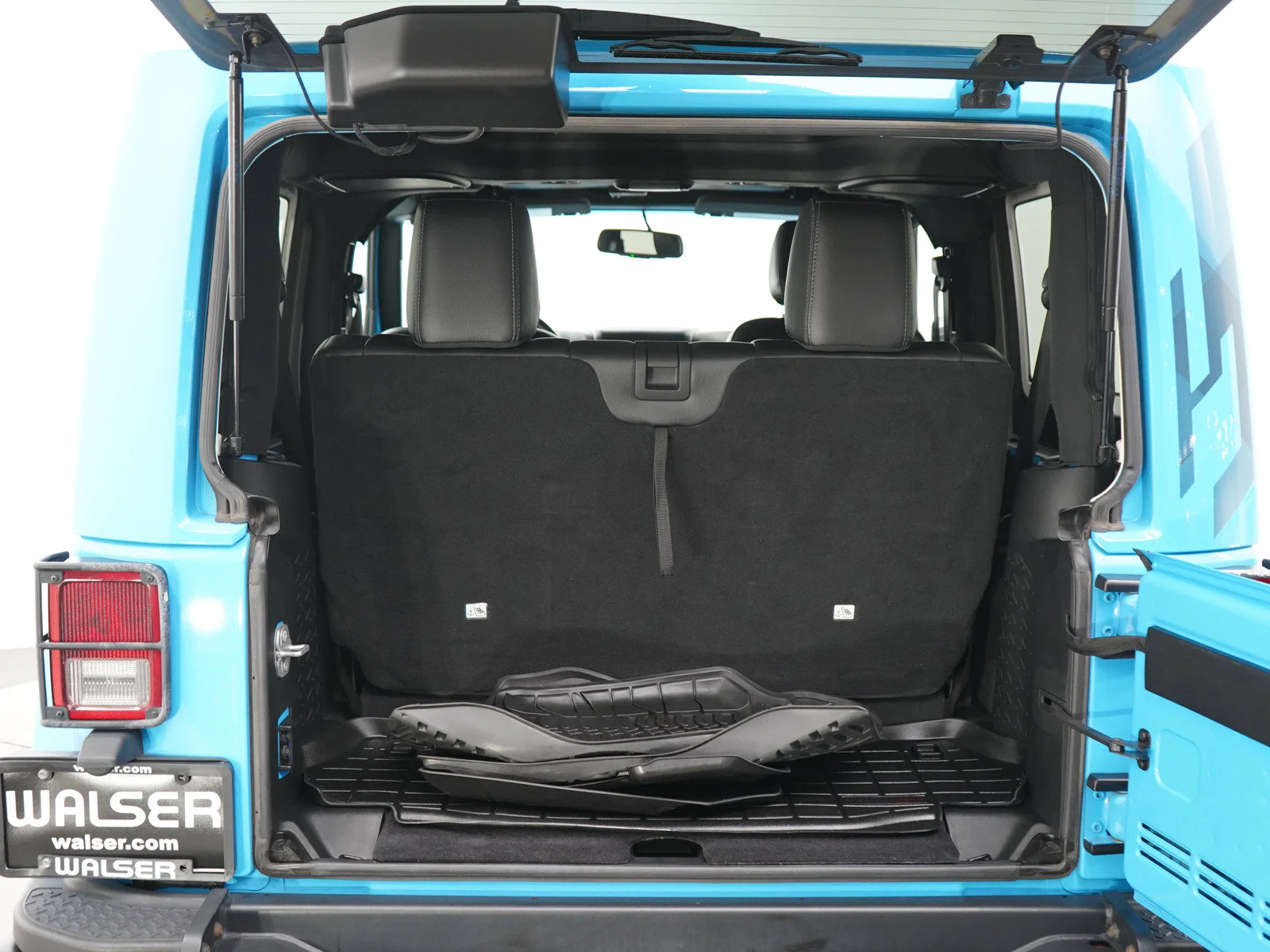 Used 2017 Chief Clearcoat Jeep Winter image 13