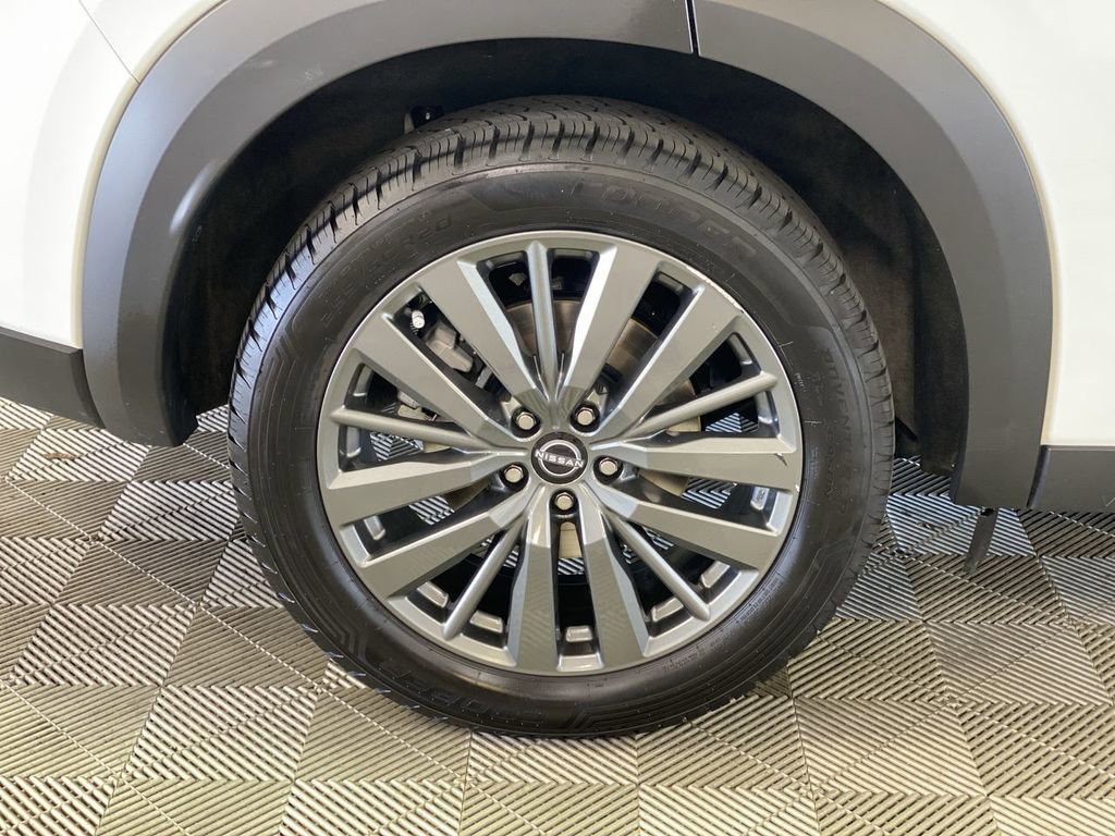 Used 2024 White Nissan SL image 40