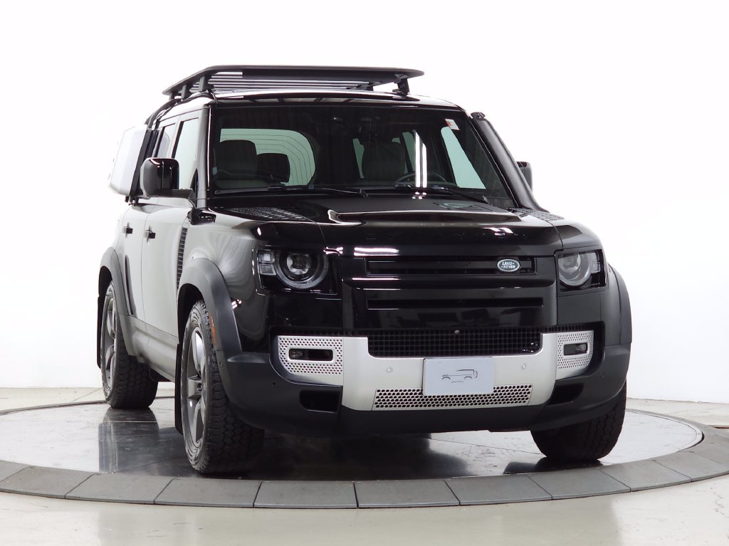 Certified Used 2025 Gray Land Rover S image 9