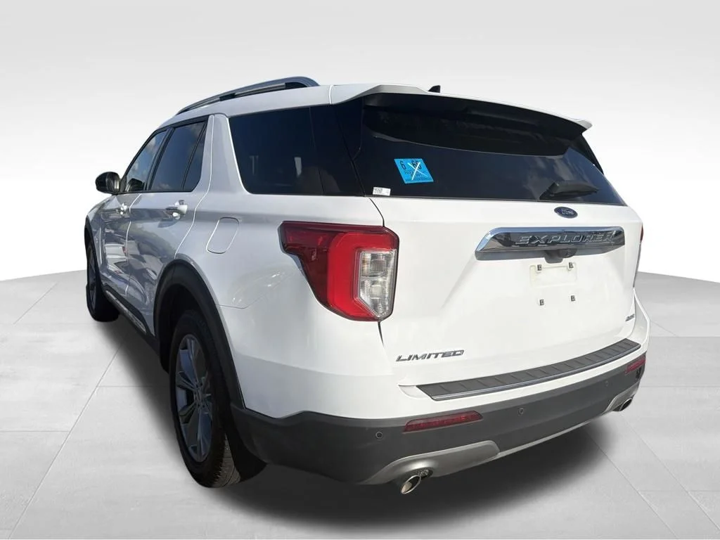Used 2023 White Ford Limited image 13
