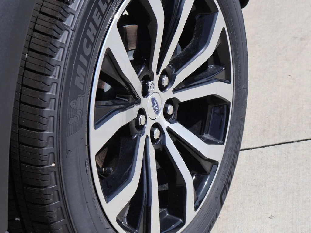 New 2026 Agate Black Metallic Ford ST-Line image 41