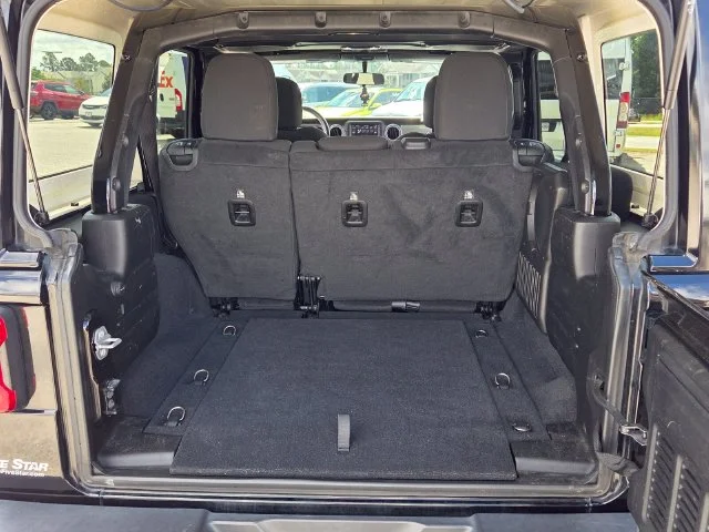 Used 2019 Black Jeep Unlimited Sahara image 12