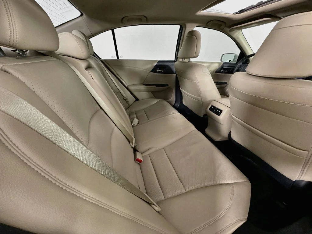 Used 2015 White Honda EX-L image 34