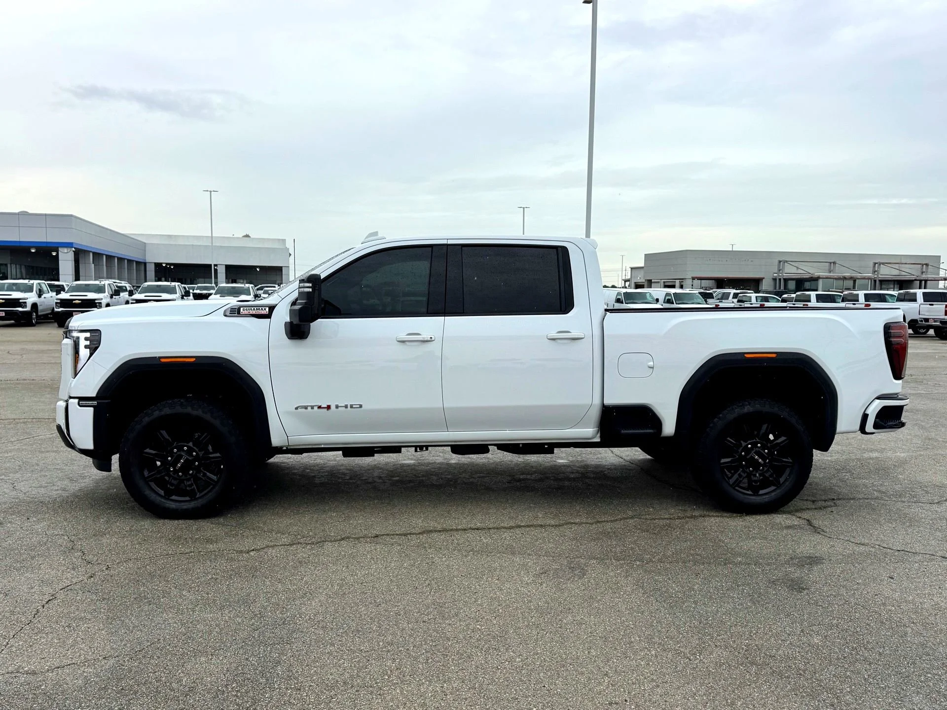 Used 2025 Summit White GMC AT4 image 10