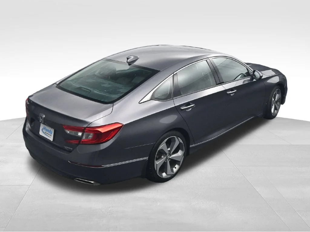 Used 2018 Modern Steel Metallic Honda Touring image 50