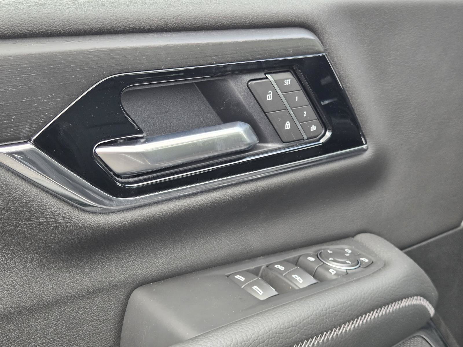 Used 2026 NOIR ONYX GMC Denali image 23