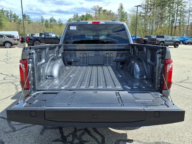 New 2026 Carbonized Gray Metallic Ford XLT image 27