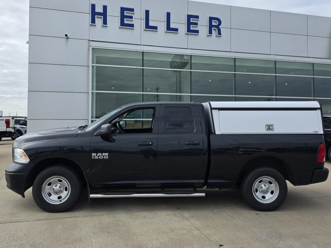 Used 2016 Brilliant Black Crystal Pearlcoat Ram Tradesman image 3