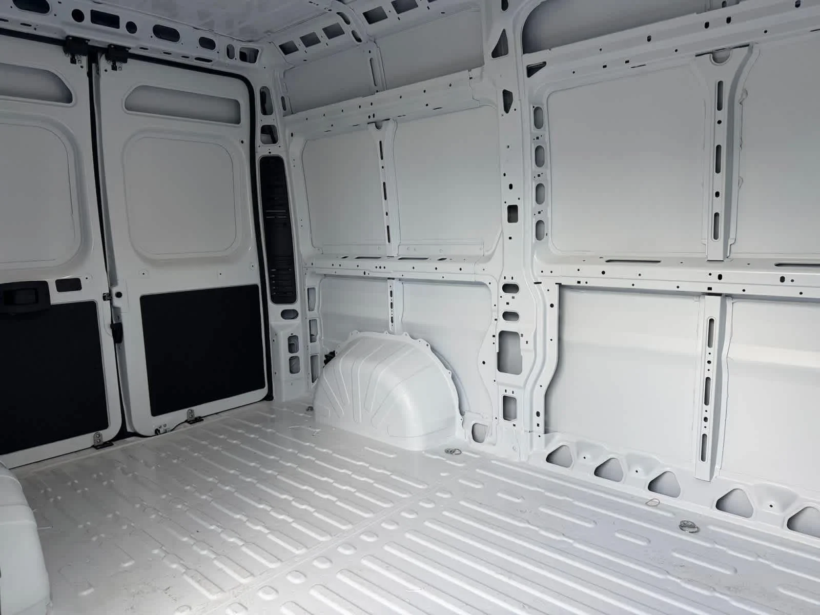 New 2026 Bright White Clear-Coat Exterior Paint RAM Tradesman image 16