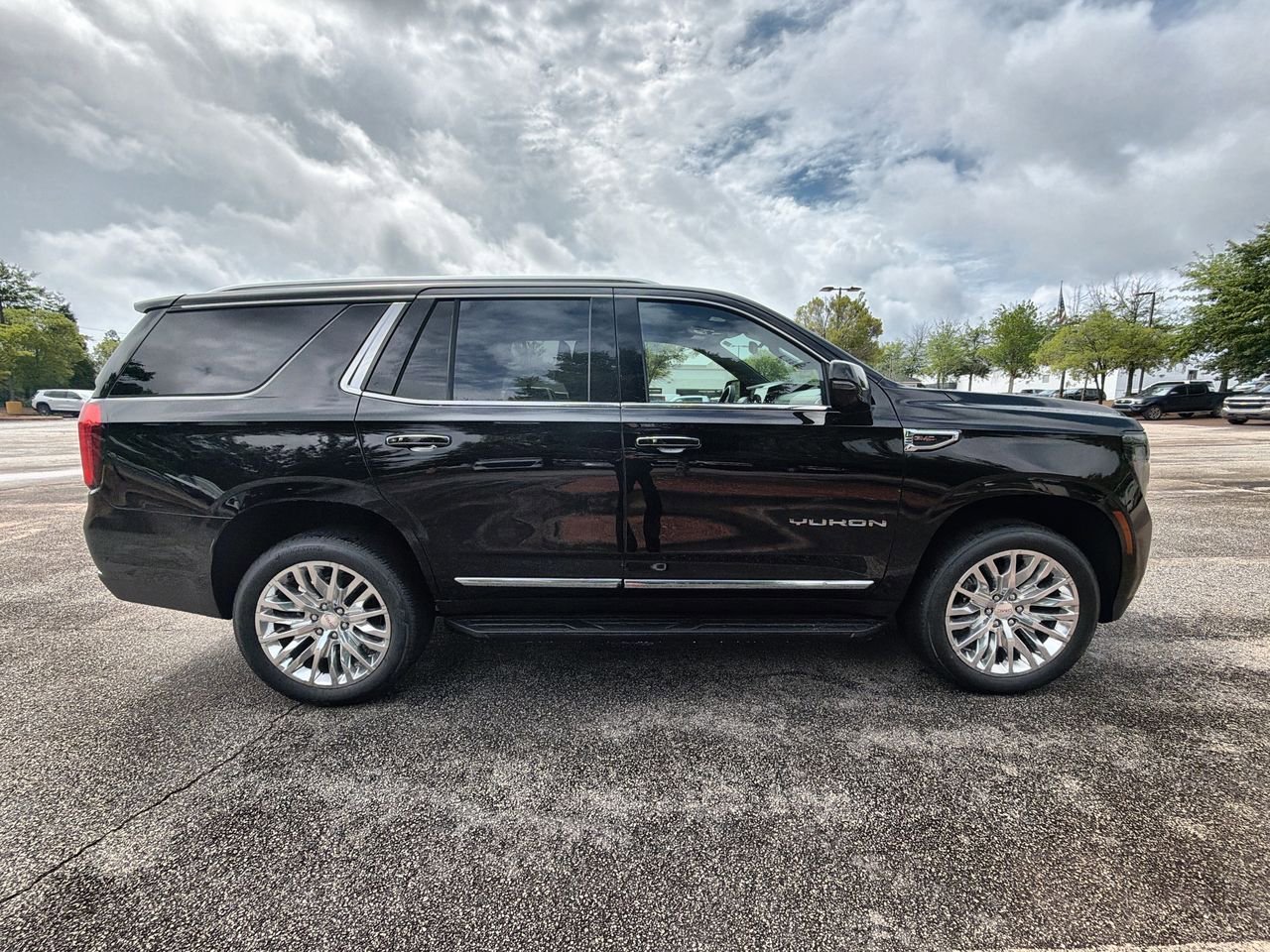 New 2026 Onyx Black GMC Elevation image 9