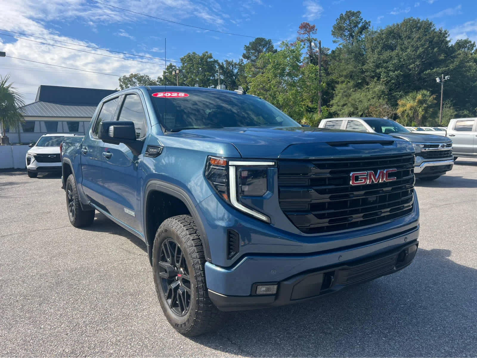 Used 2025 Downpour Metallic GMC Elevation image 2