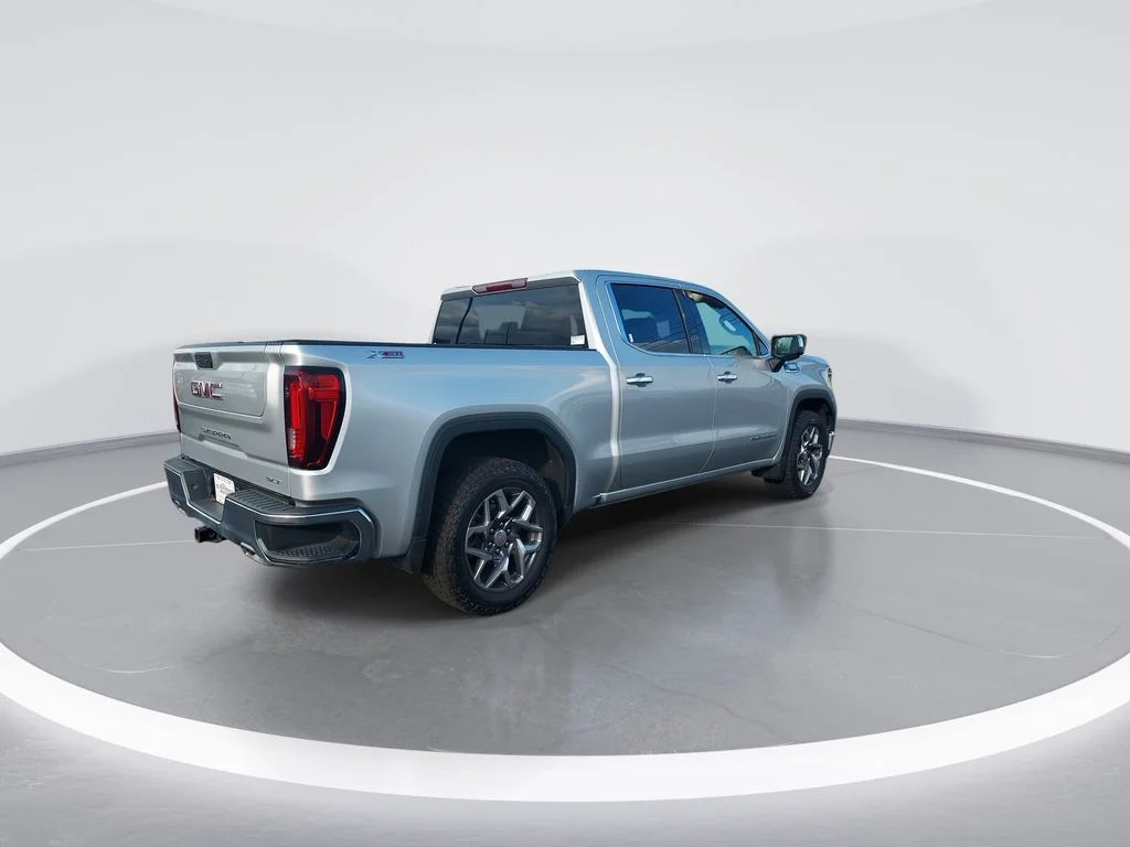 Used 2022 Silver GMC SLT image 8