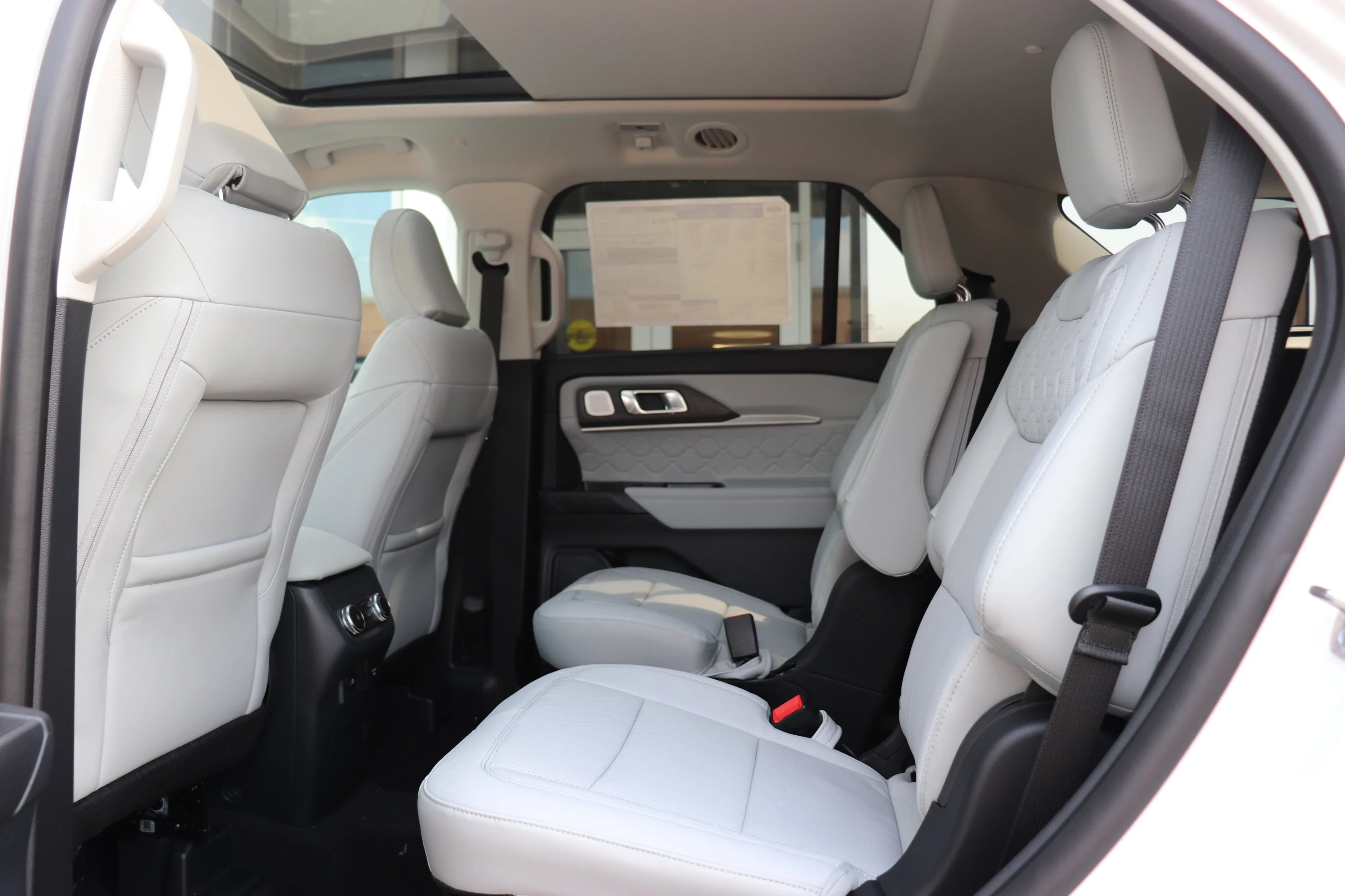 New 2026 STAR WHITE METALLIC TRI-COAT Ford Platinum image 13
