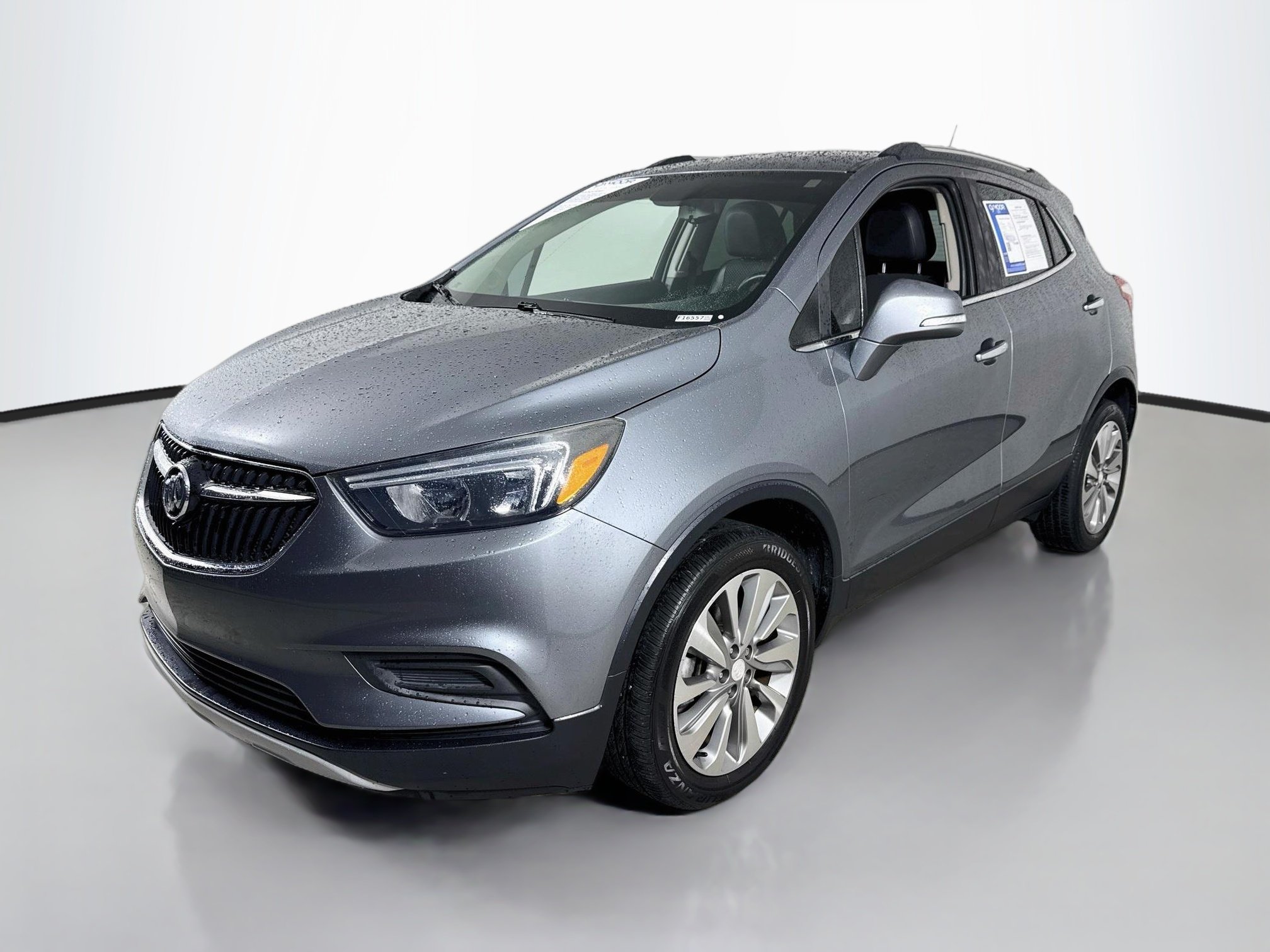 Used 2019 Gry Buick Preferred image 7