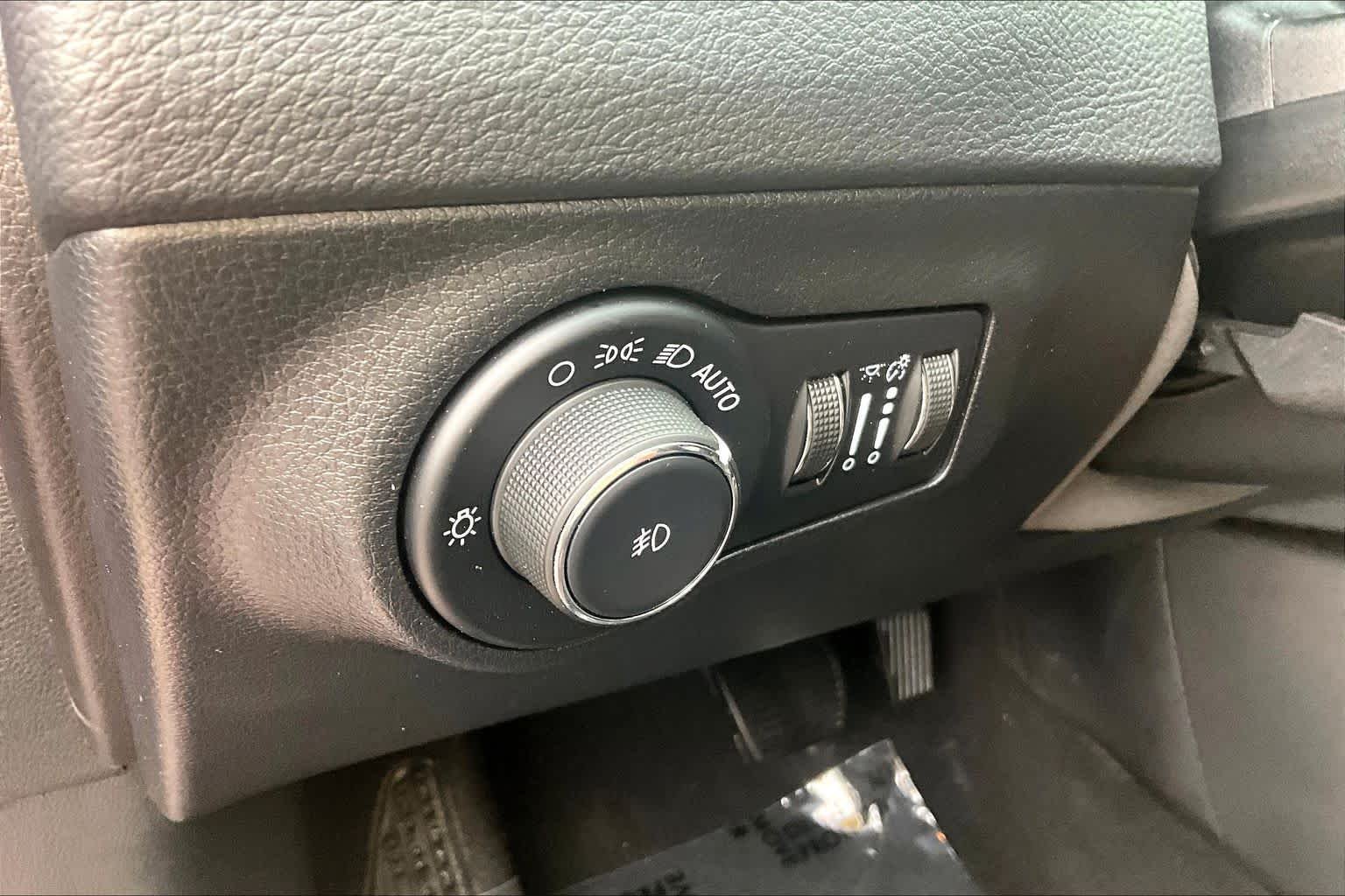 Used 2021 Velvet Red Pearlcoat Jeep Trailhawk image 32