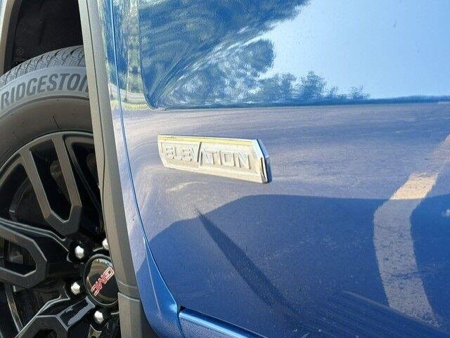 Used 2024 Dynamic Blue Metallic GMC Elevation image 18