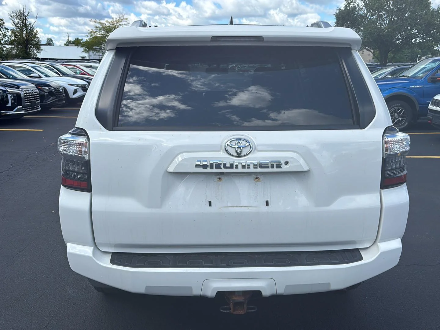 Used 2017 Super White Toyota SR5 Premium image 5