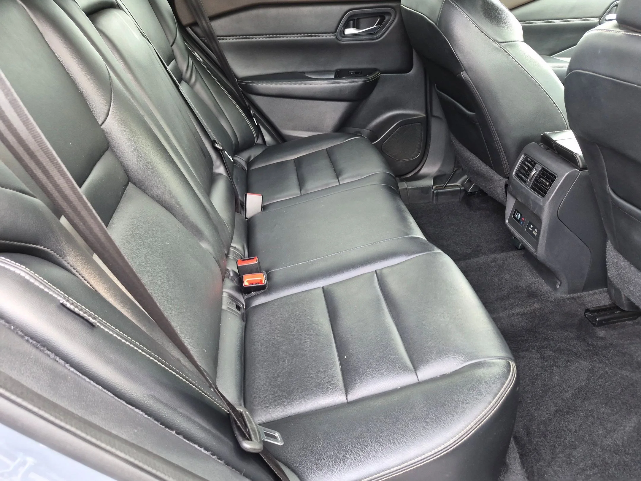 Used 2022 Boulder Gray Pearl Nissan SL image 28