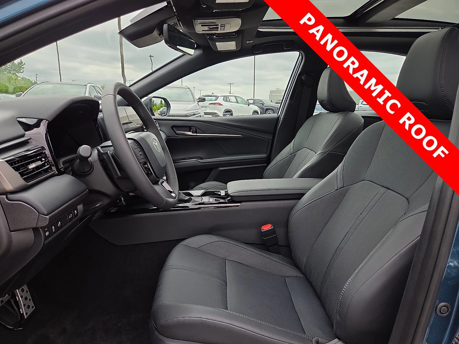 Used 2025 Ocean Gem/Midnight Black Metallic Toyota XSE image 15