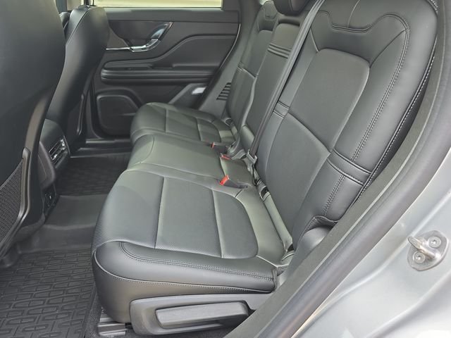 Used 2024 Silver Lincoln Grand Touring image 24