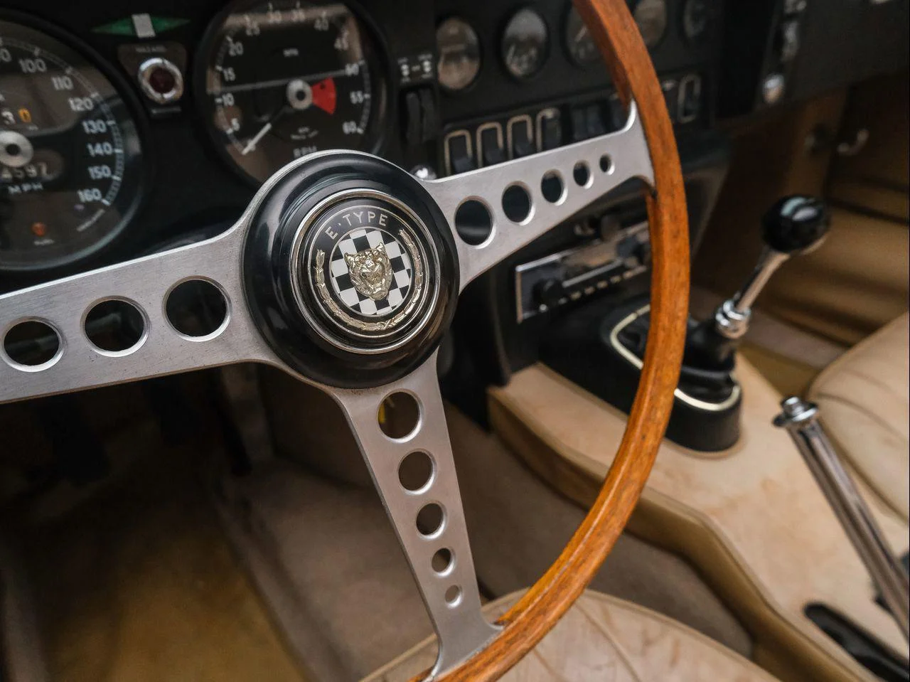 Used 1971  Jaguar Series II image 40