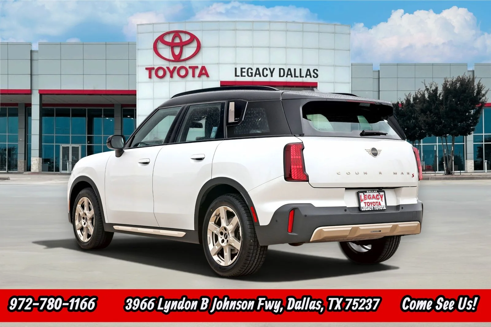 Used 2025 White MINI Signature Plus image 7