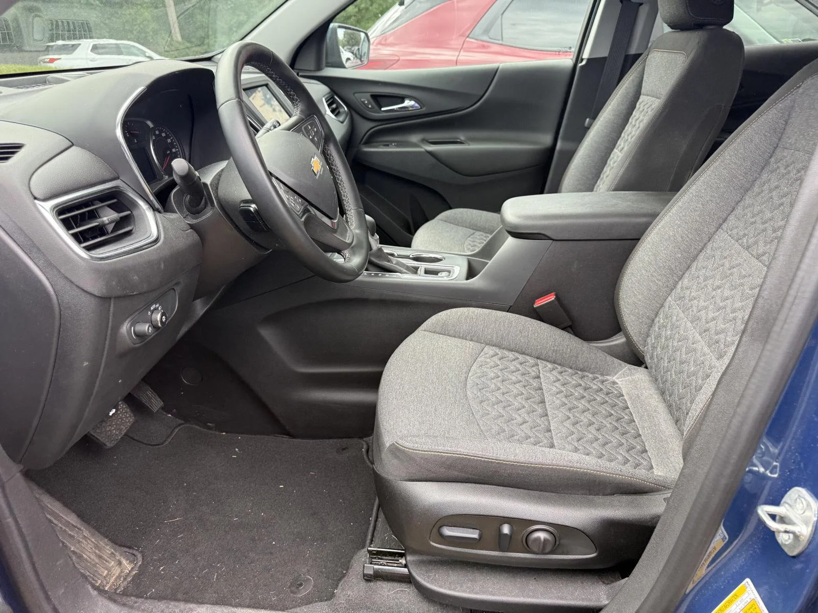 Used 2024 Lakeshore Blue Metallic Chevrolet LT image 7