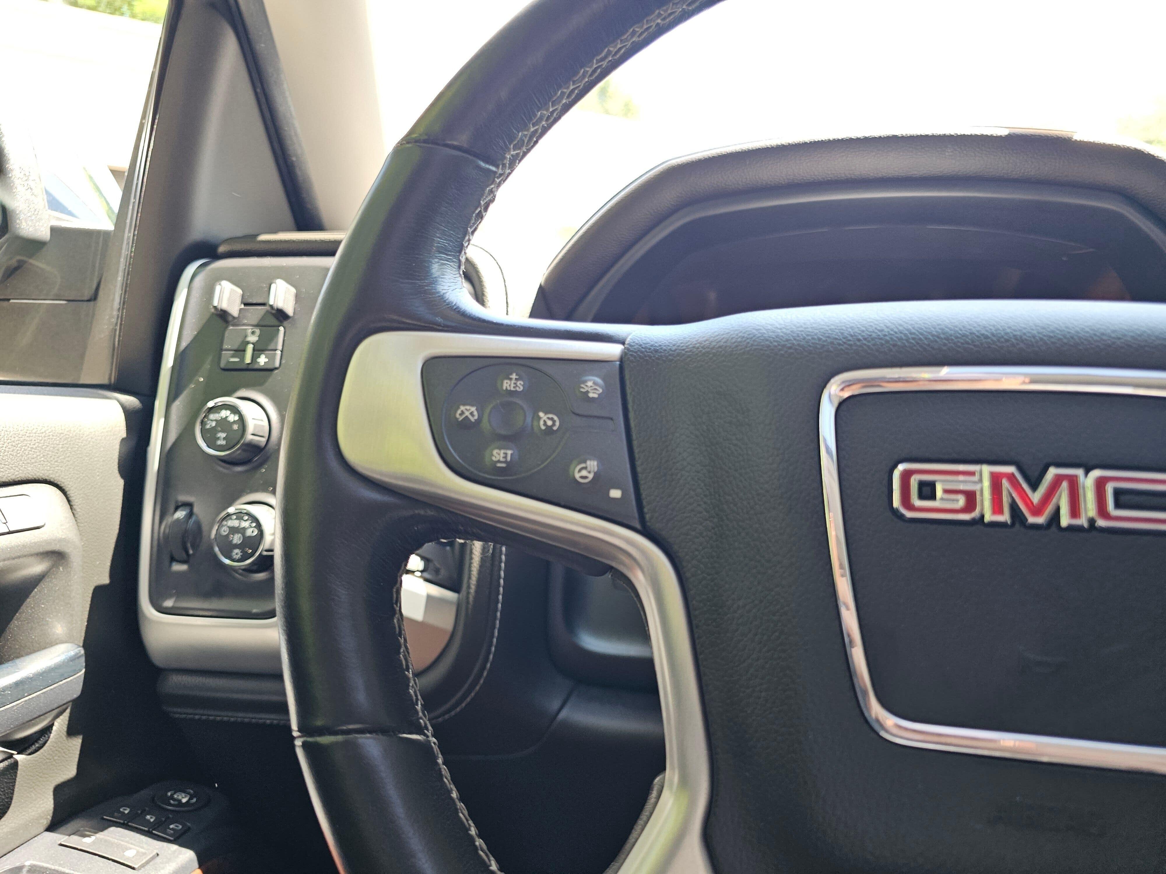 Used 2017 White Frost Tricoat GMC SLT image 35