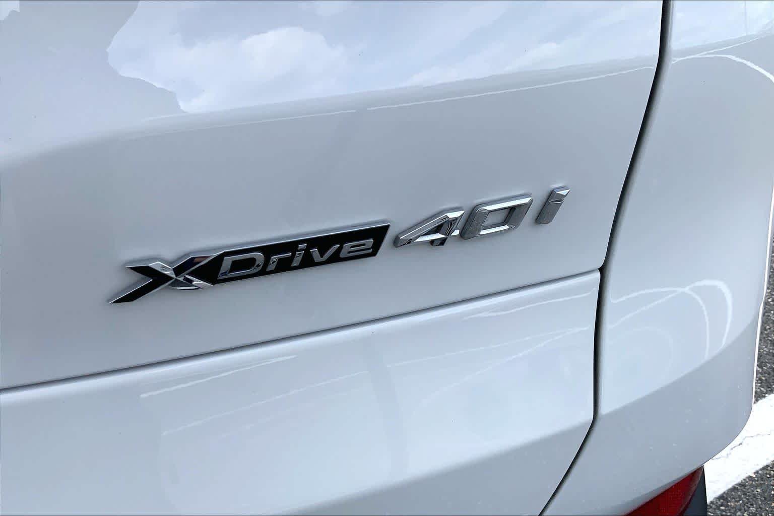 Certified Used 2024 Alpine White BMW xDrive40i image 32