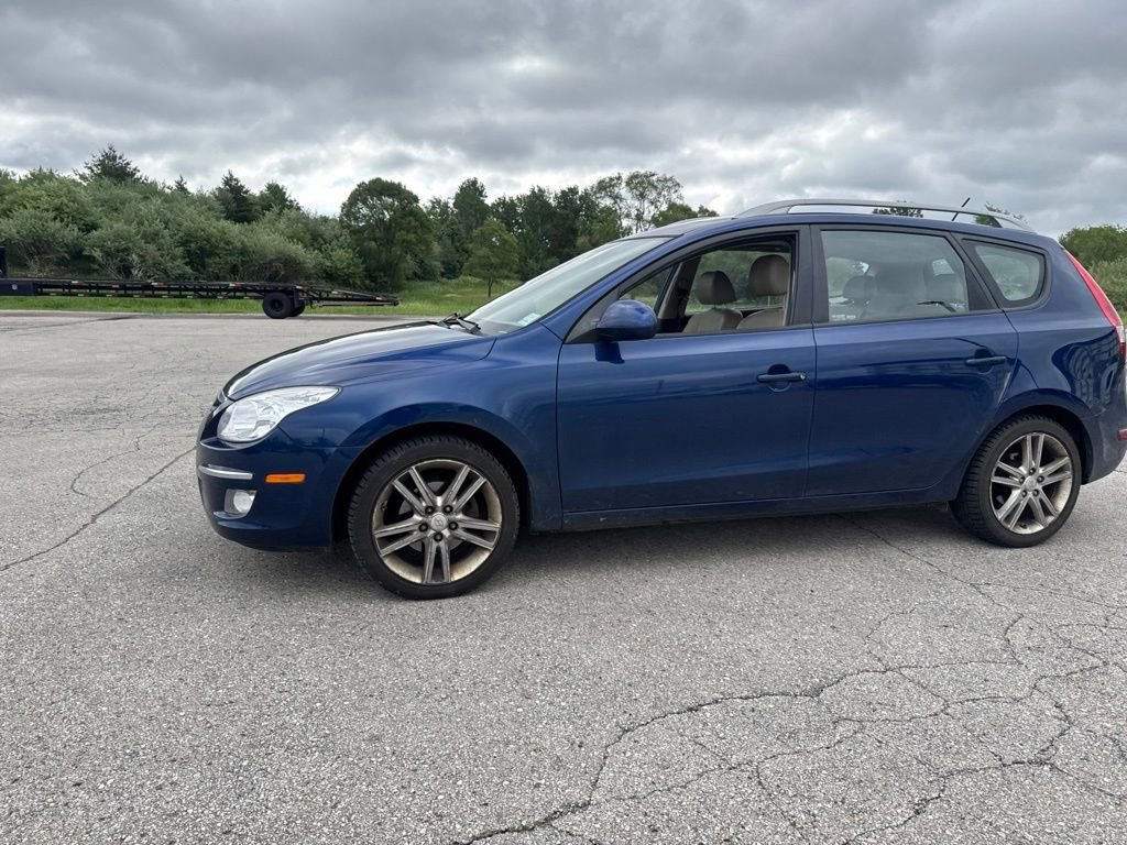 Used 2012  Hyundai SE image 3